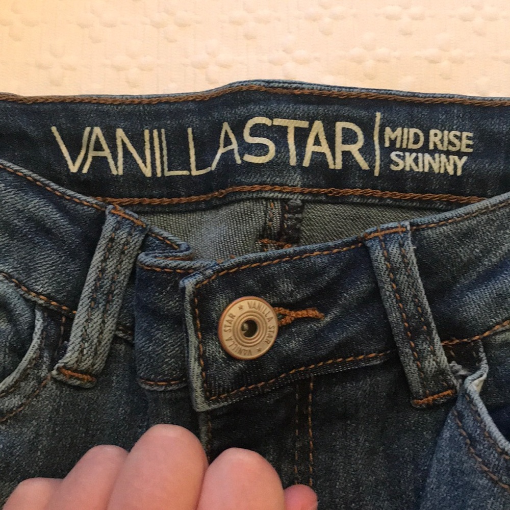 Mid Rise Ripped Jeans w/ Metal Embellishments - Picture 3 of 4